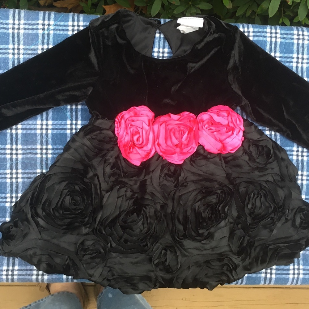 CachCach 24 mo dress/ black velour upper with pink/black roses lower